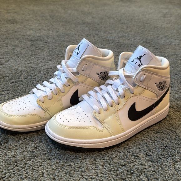 Nike Air Jordan 1 Mid Coconut Milk - Picture 3 of 6
